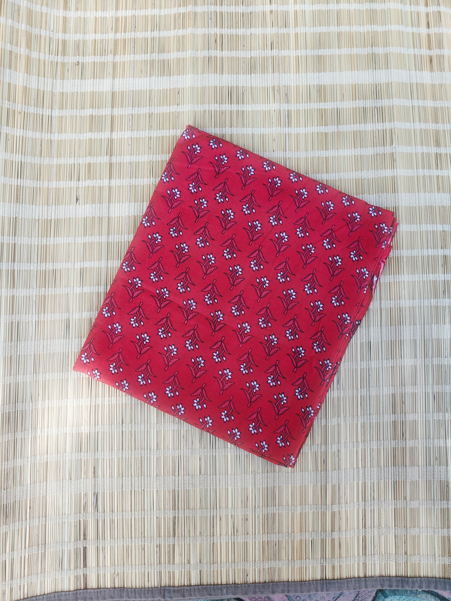 RED HANDBLOCKED COTTON PRECUT 2.5M FABRIC