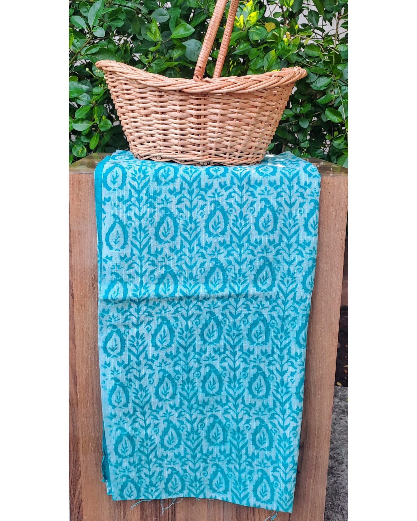 BLUE HANDBLOCKED COTTON PRECUT 2.5M FABRIC