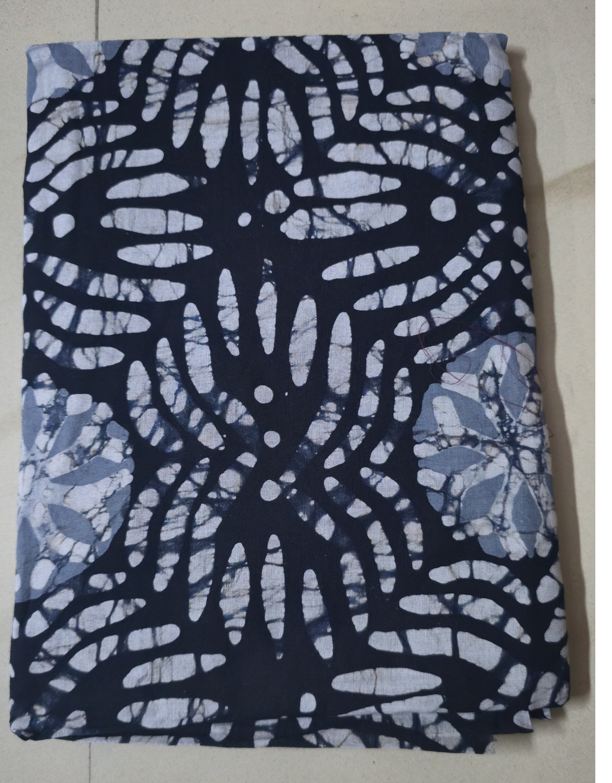GREY BATIK HANDBLOCKED COTTONPRECUT 2.5M FABRIC