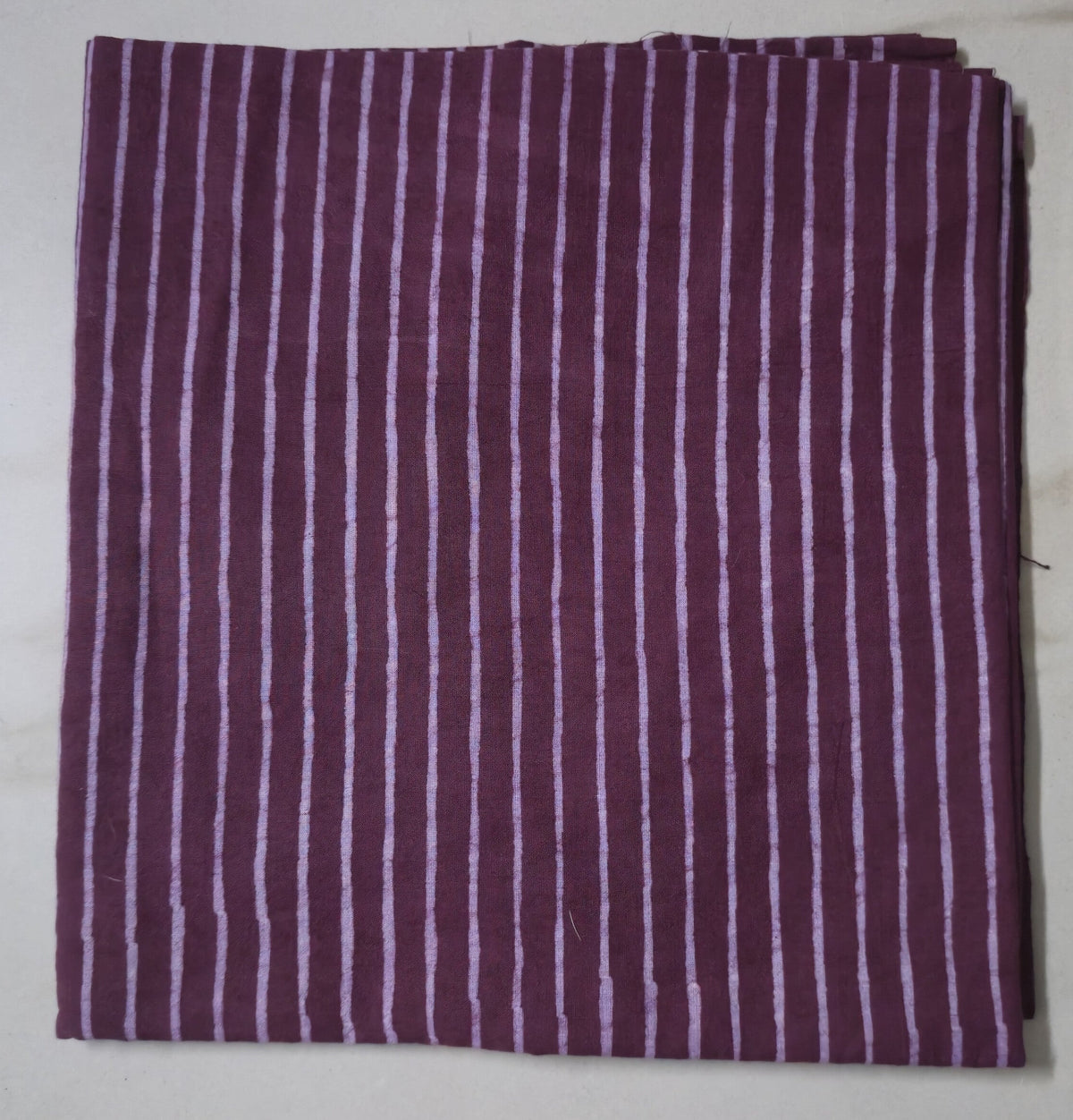 MAROON HANDBLOCKED COTTONPRECUT 2.5M FABRIC