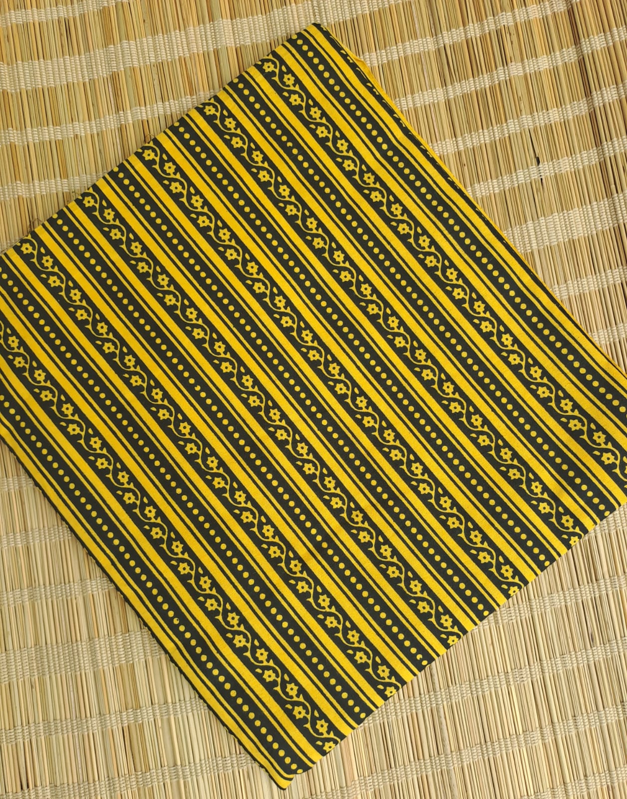YELLOW HANDBLOCKED COTTON PRECUT 2.5 M FABRIC