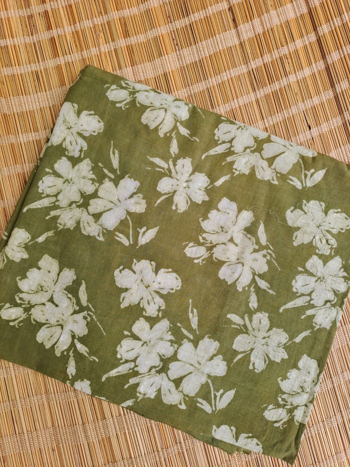 OLIVE GREEN HANDBLOCKED COTTON PRECUT 2.5 M FABRIC