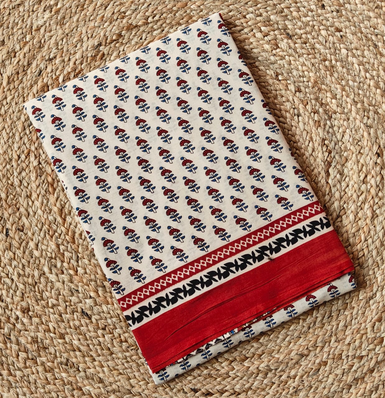 CREAM HANDBLOCK MULMUL SAREE