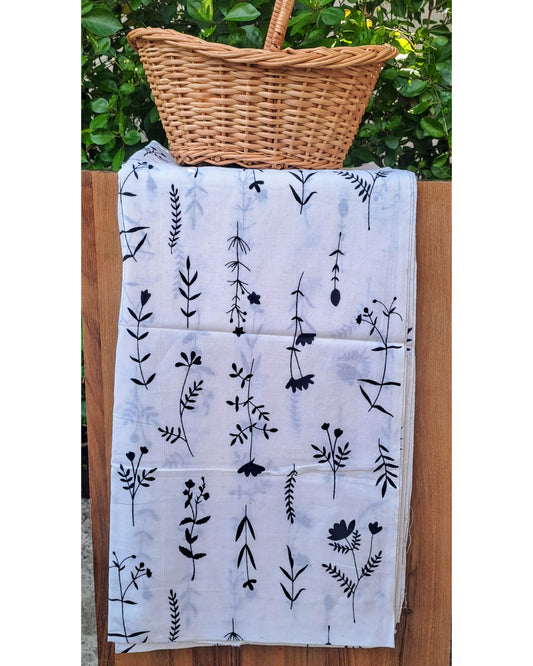 WHITE HANDBLOCKED COTTON PRECUT 2.5M FABRIC