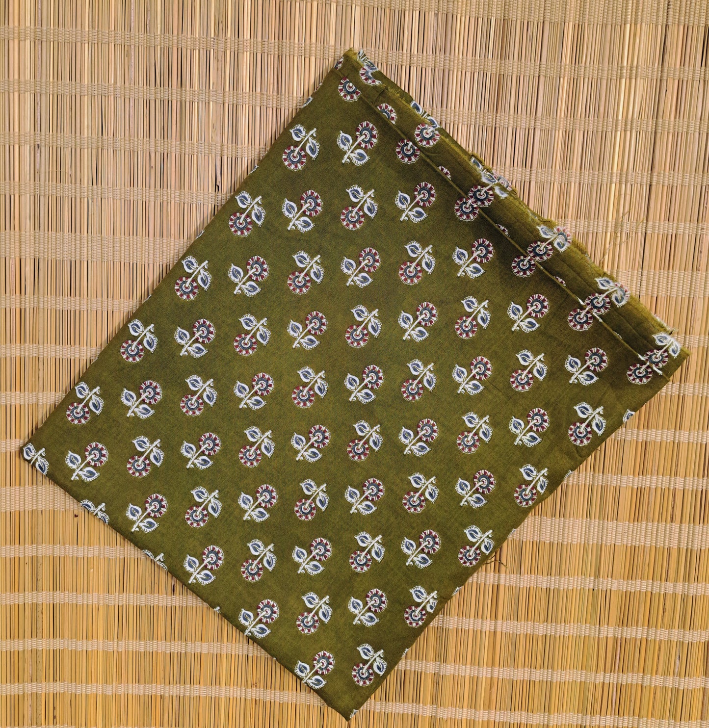 OLIVE GREEN HANDBLOCKED COTTON PRECUT 2.5M FABRIC