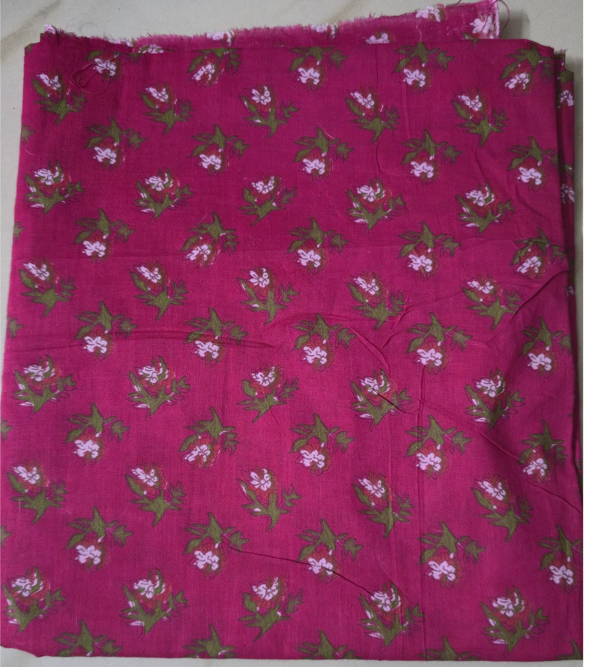 MAGENTA HANDBLOCKED COTTON PRECUT 2.5M FABRIC