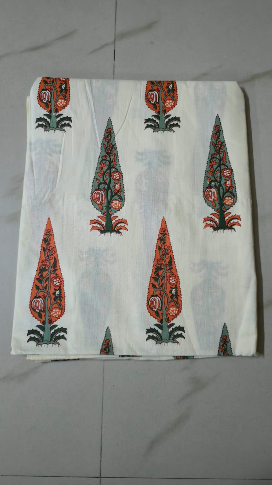 WHITE HANDBLOCKED COTTON PRECUT 2.5M FABRIC